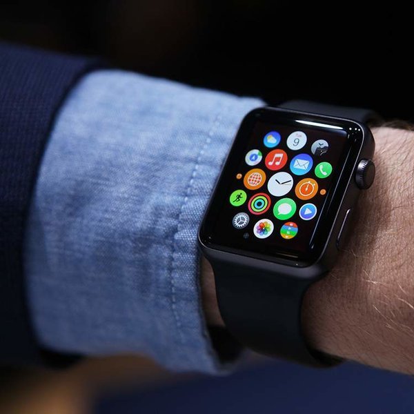 BlackBerry, Android, смартфон, В руку со временем: «Эппл» запатентовала самозатягивающийся ремешок для часов Apple Watch